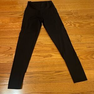 Aerie Chill Play Move Legging with mesh sides and Pockets.